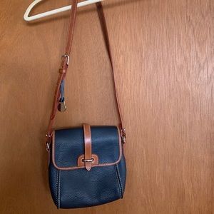 Vintage Dooney Bourke crossbody purse